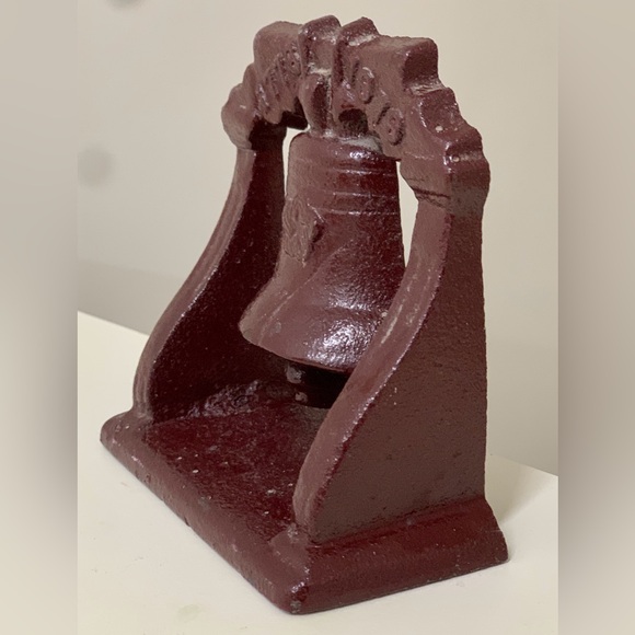 1776 1976 Vintage Solid Cast Iron Figural Liberty Bell Commemorative Doorstop - Picture 2 of 16